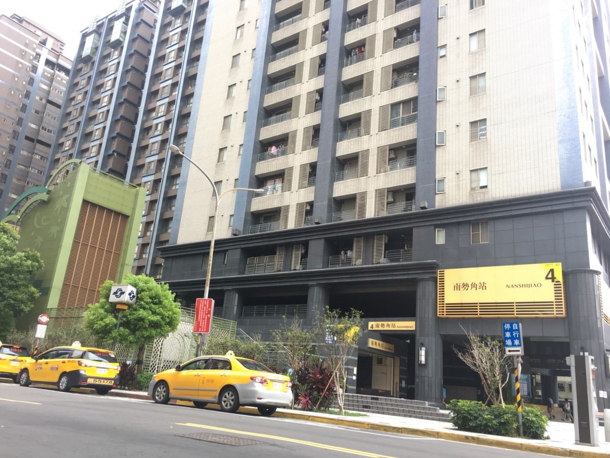 ▲捷運共構宅有到站即到家的優點，相當受通勤族喜愛。（圖／信義房屋提供）