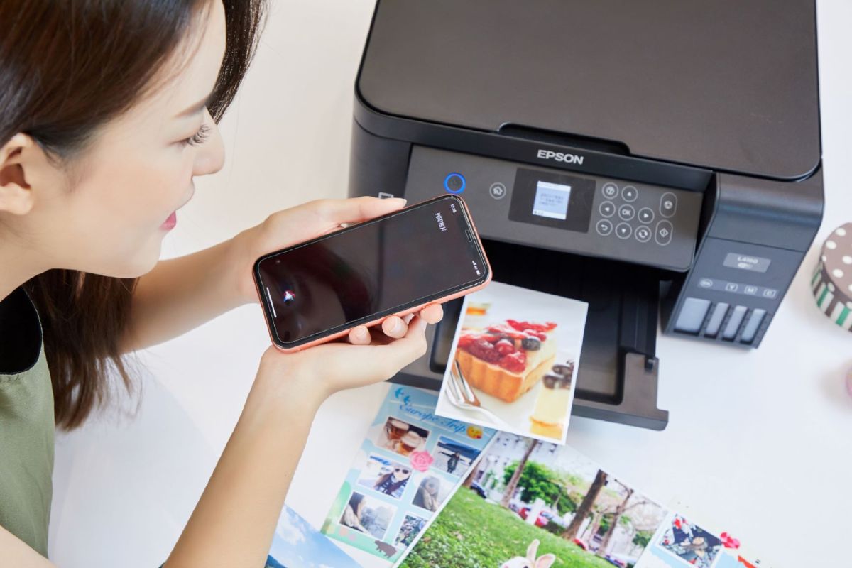 ▲安裝EPSON iPrint APP並設定聲控列印捷徑後，只要向Siri語音助理說出「列印相片」，即可直接列印出手機內拍攝的最後一張相片。（圖／EPSON提供）