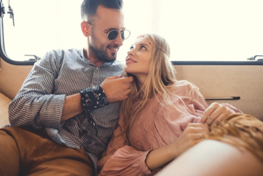 ▲別再說他只是把妳當好哥們了，因為當男人做出這四件事，就表示真的喜歡妳。（圖／shutterstock）