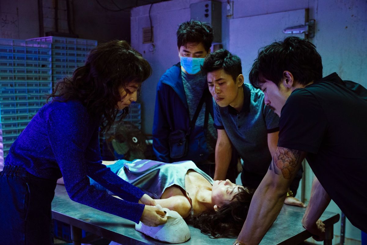 ▲（左起）阿喜、梁赫群、姚以媞、黃迪揚、邱澤演出《江湖無難事》。（圖／華映）
