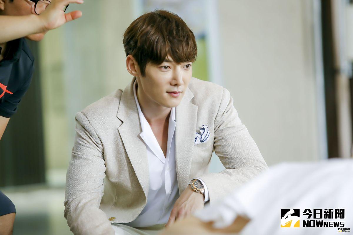 ▲崔振赫為戲練肌肉。（圖／中天）