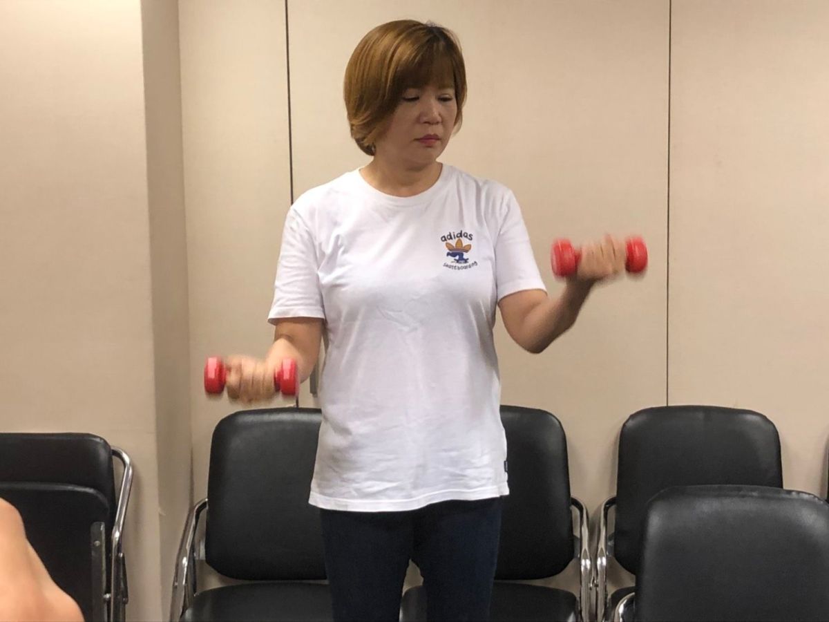 ▲林小姐因為健身舉重導致胸壁肌肉拉傷，因為呼吸會痛誤以為是肺病。（圖／書田提供）