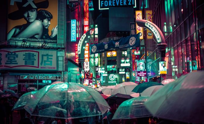 不用摺疊傘！日本人獨愛「長柄傘」　揭曉原因被讚爆
