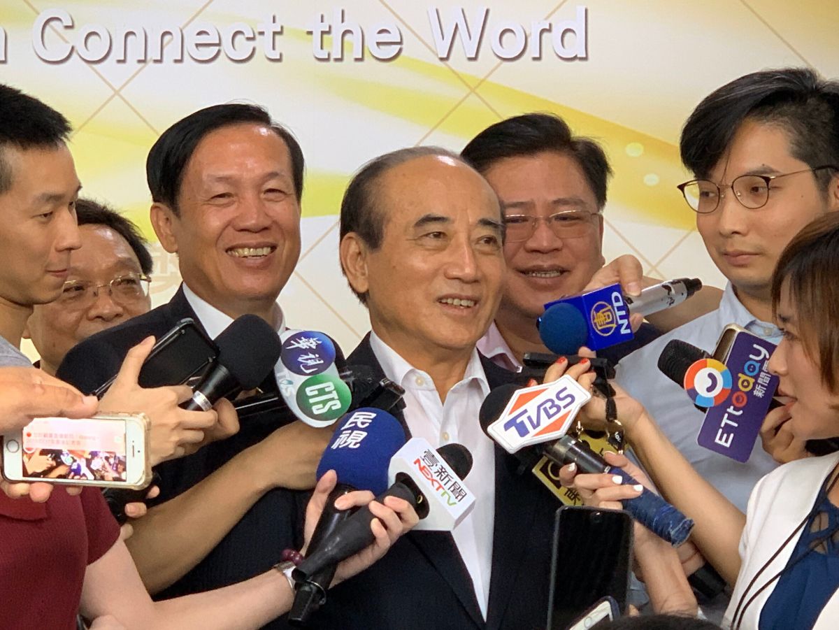 國民黨有中常委提案，將參與初選者都列為不分區，促進黨內團結，媒體問王金平是否也爭取列不分區，王反問記者，可能嗎？ (圖/王金平辦公室提供)