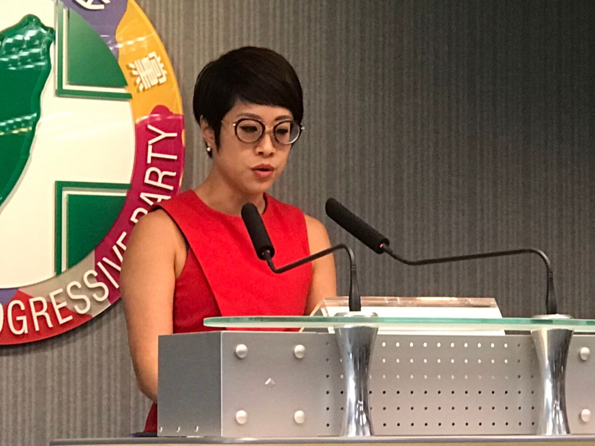 民進黨主席卓榮泰17日在表示，8月起民進黨將在全國辦理「反紅色滲透」基層說明會，啟動民主防衛機制，全面展開民主保衛戰。（圖／記者林人芳攝，2019,07,17)