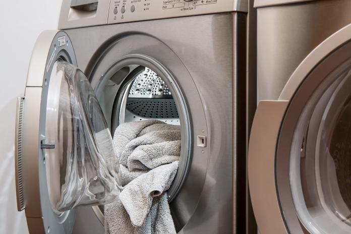 ▲盡量在洗完衣服後，使用烘衣機高溫殺菌烘乾。（示意圖／取自 Pixabay ）