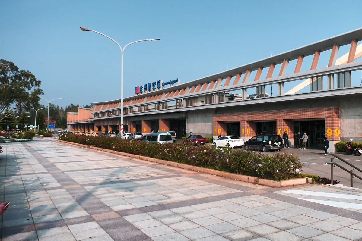 ▲丹娜絲颱風攪局，明(18)日松山、台中飛往金門的班機部份取消。（圖／蔡若喬攝, 2019.07.17）