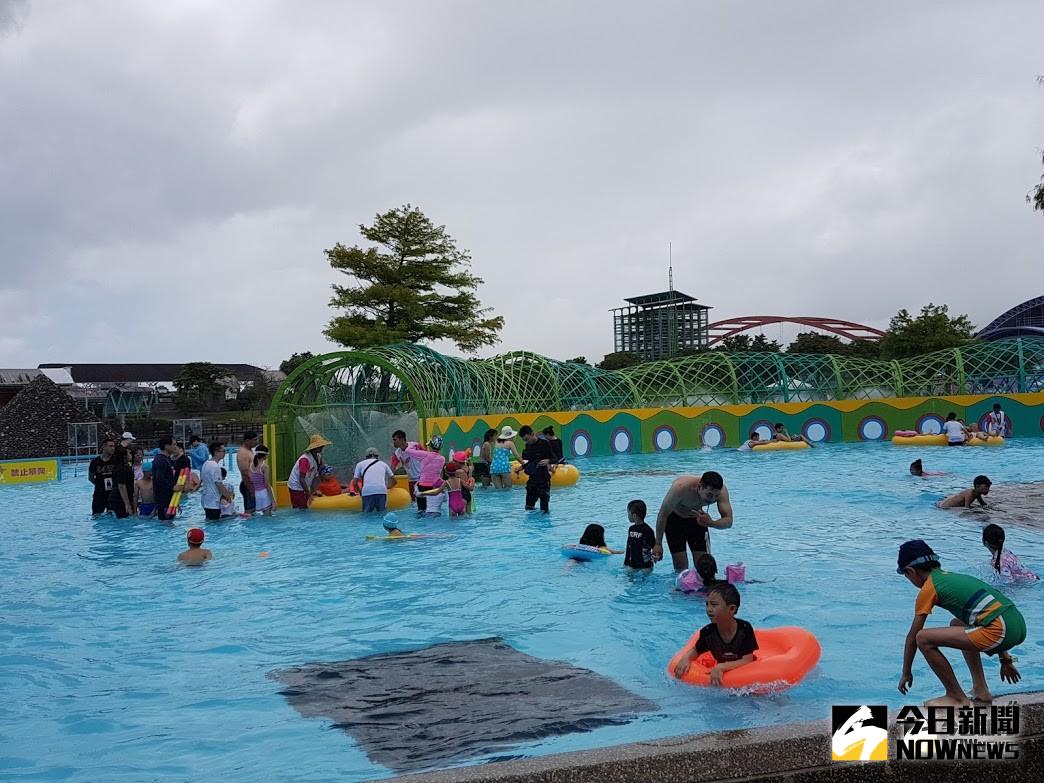 ▲童玩節18日正常開園，惟受丹娜絲颱風影響部分設施將暫停。（圖／記者李清貴攝,2019.07.17)