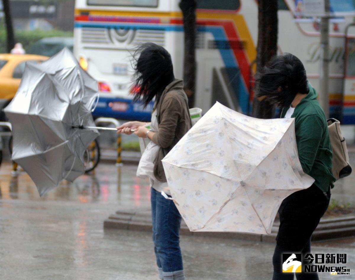 ▲氣象局已於昨(17)日20:30宣布正式解除陸上颱風警報。（圖／NOWnews資料圖片）