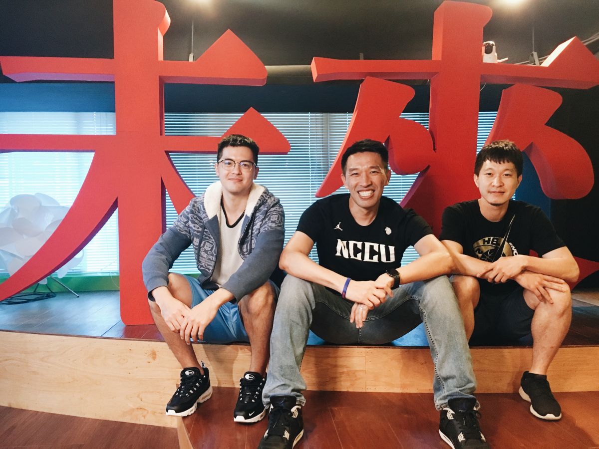 ▲捷思團隊成員。左起為 ios Developer 邱柏盛、捷思共同創辦人蘇冠緯、ios Developer 蔡宗嶧｜圖片來源：創夢市集