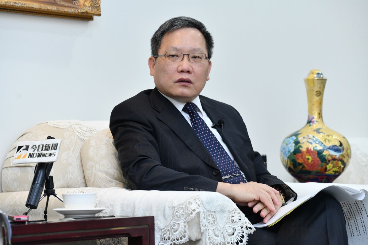 ▲財政部長蘇建榮接受《NOWnews今日新聞》專訪。（圖／記者 林柏年攝）