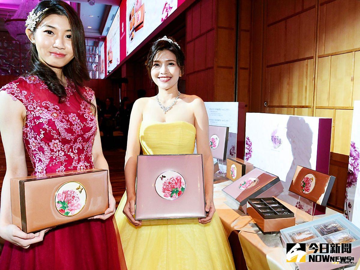 ▲飯店業者發表今年新款月餅。（圖／記者陳美嘉攝）