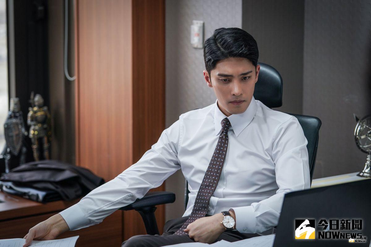 ▲成勛劇中飾演霸氣部長。（圖／friDay影音）