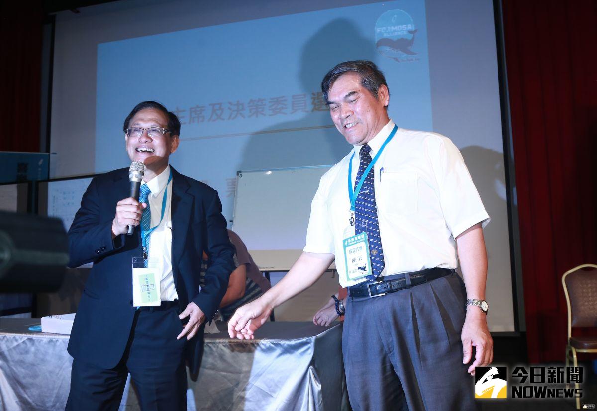 ▲「喜樂島聯盟」政黨成立大會，由創辦人郭倍宏宣布第一屆黨主席由羅仁貴擔任。（圖／記者葉政勳攝 , 2019.07.20）