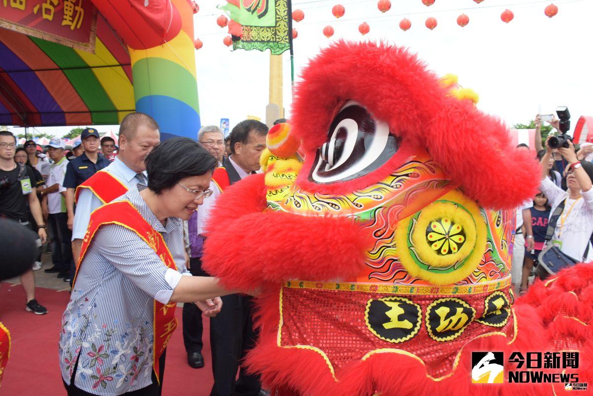 ▲祥獅獻瑞，為2019王功漁火節祈福嘉年華活動拉開序幕。（圖／記者陳雅芳攝，2019.07.20）