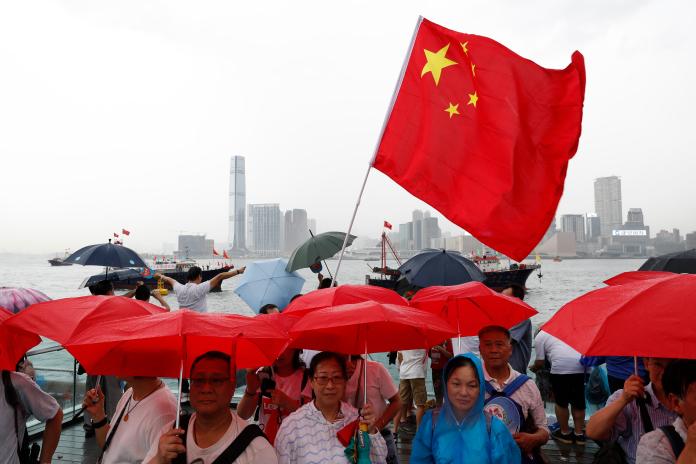 建制派31萬人遊行「守護香港」　陸官媒評論齊發助攻
