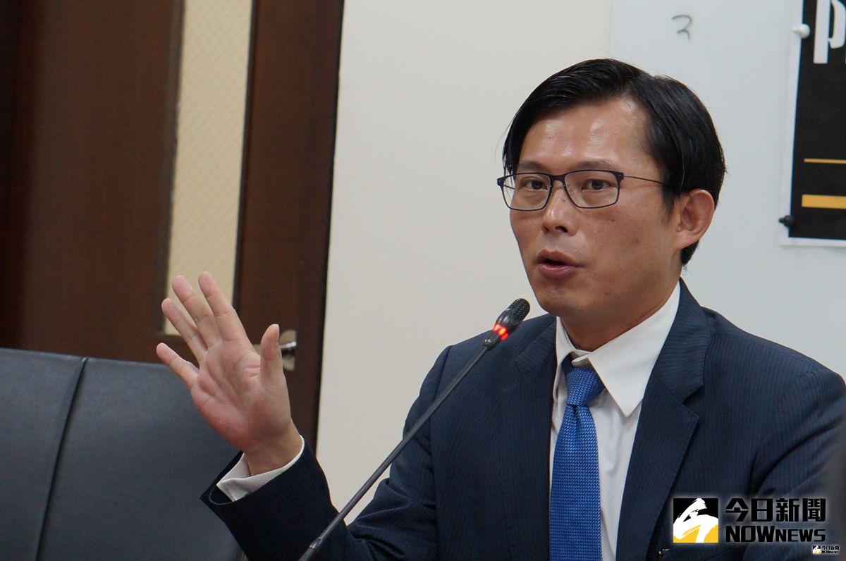 ▲時代力量立委黃國昌踢爆此次國安走私菸案，引發社會議論。（圖／記者呂炯昌攝, NOWnews資料照片 ）
