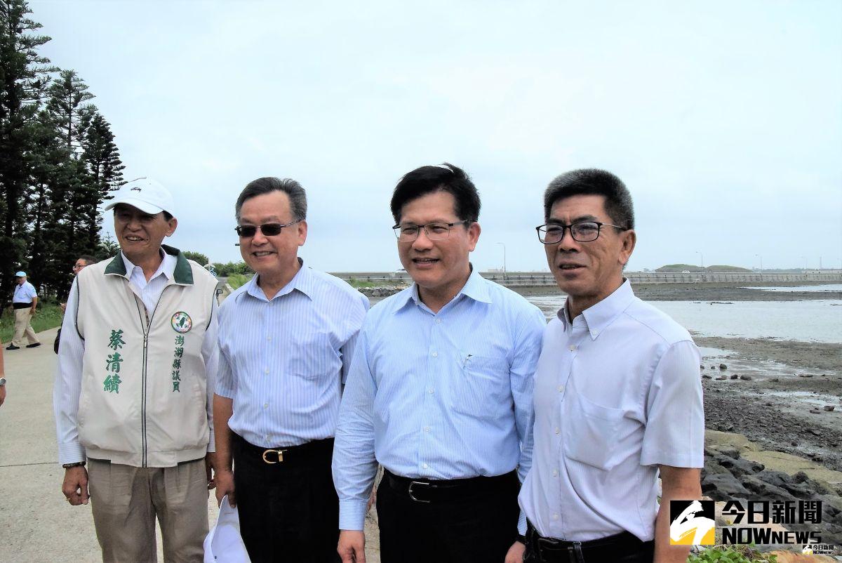 ▲澎湖立委楊曜提出首波政見，力陳將爭取一百億元改建澎湖3座跨海大橋，卻被土木技師郁國麟打臉，認為中央政府要花百億改建沒有安全疑慮的跨海大橋，實在沒有必要。（圖／記者張塵攝，2019.07.22）