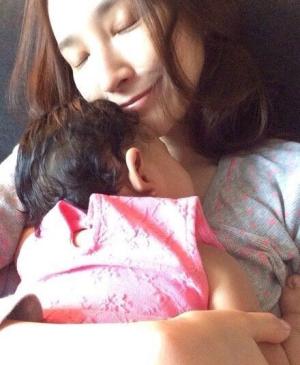 ▲女星吳佩慈產後淡出演藝圈,專心照顧家庭。(圖/翻攝自微博) ▲女星吳佩慈產後淡出演藝圈,專心照顧家庭。(圖/翻攝自微博)