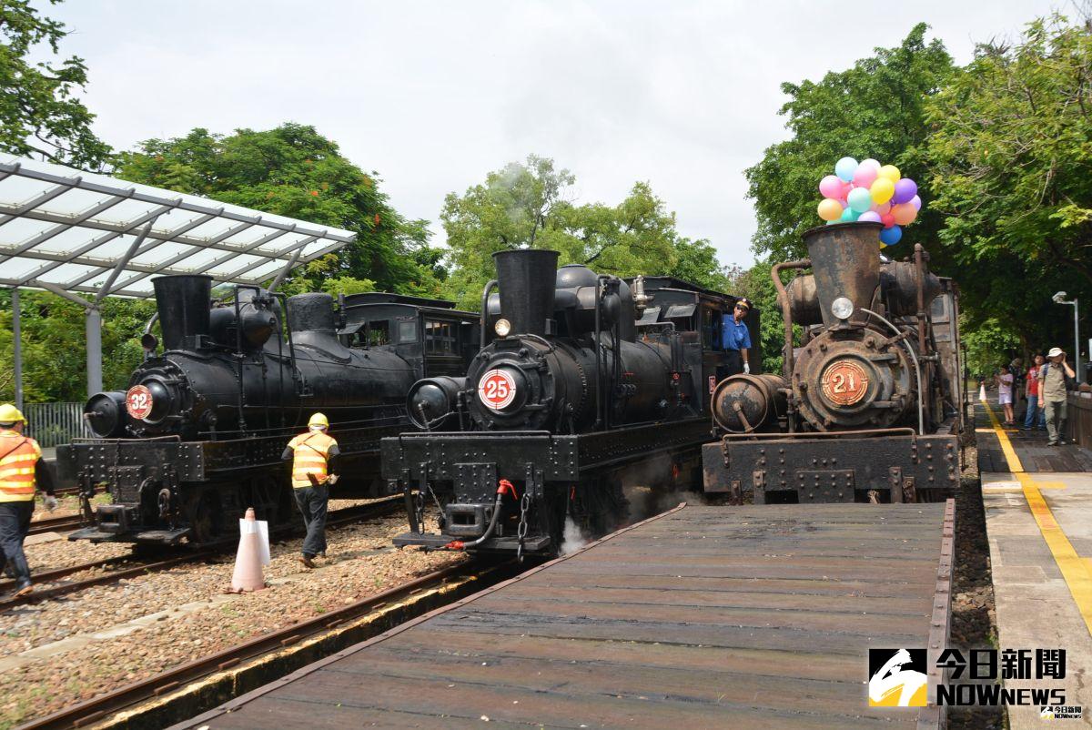 ▲3輛百年國寶級的28噸蒸汽火車同框喜相逢的歷史鏡頭。（圖／記者郭政隆攝影2019.7.23）
