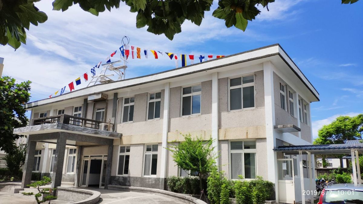 ▲在花蓮海巡隊員的協助下，偷渡來台尋女的阮姓女子，終於找到自己的愛女。（圖／花蓮第六海巡隊提供）