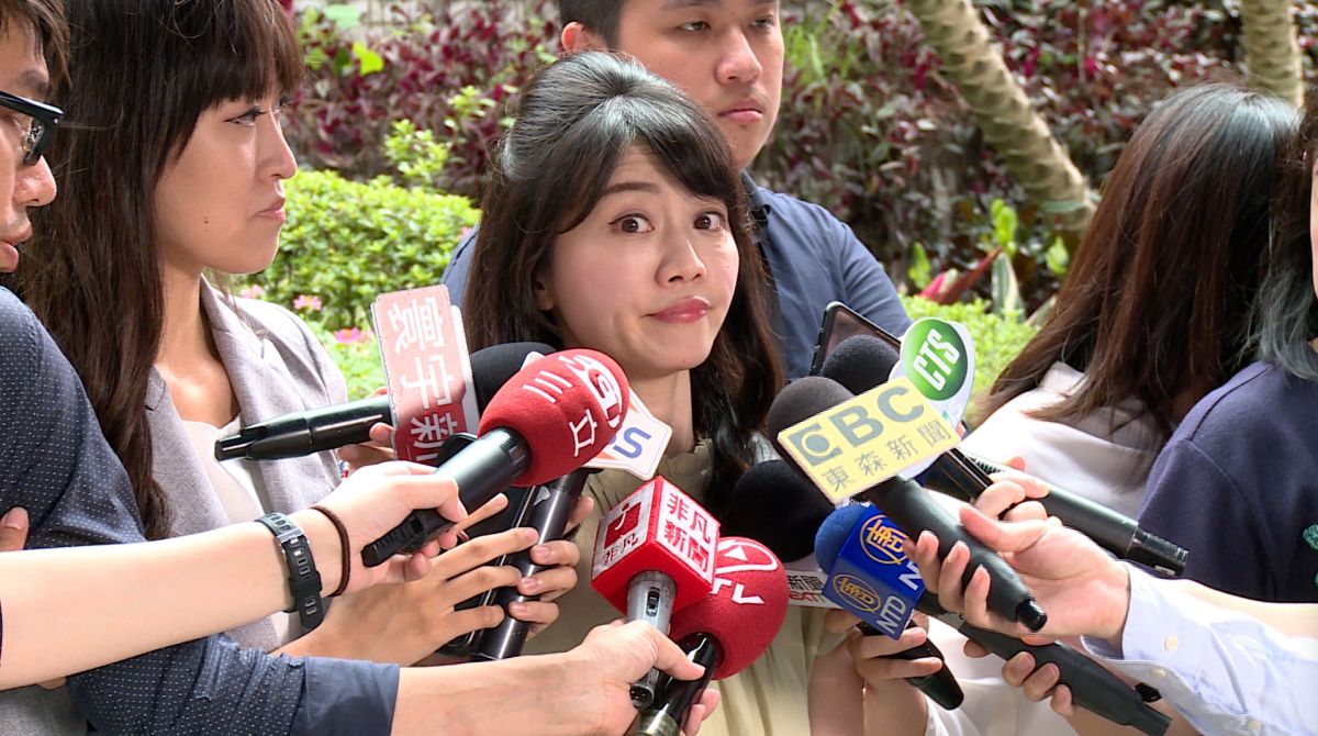 ▲高嘉瑜接受媒體訪問。（圖／丁上程攝）