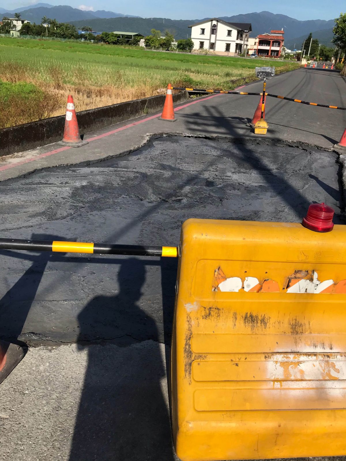 ▲宜蘭市中山路五段287巷道路坍榻已完成灌漿回填。（圖／宜蘭縣政府提供)