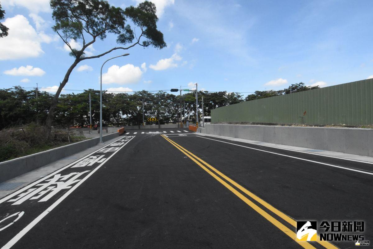 ▲歷經十年努力、耗資800多萬元，路寬12米、總長98.5米的聯外道路正式啟用。（圖／記者陳雅芳攝，2019.07.23）