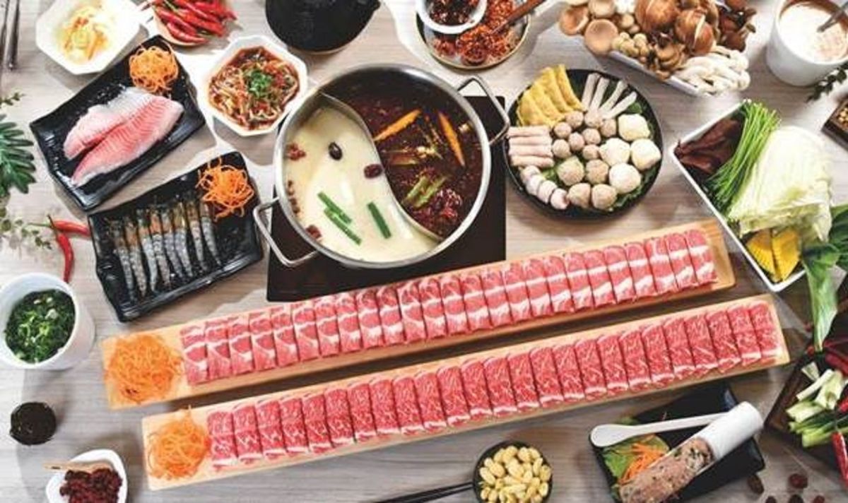 ▲鴛鴦火鍋店推出特別促銷活動，讓「矮子」們樂翻。（圖／愛食鍋麻辣鴛鴦臉書）