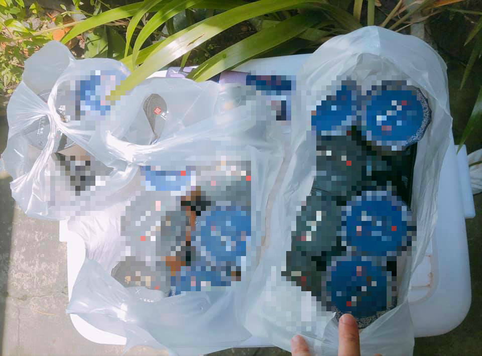 ▲一名女網友在臉書社團「爆怨公社」貼文提到，在殯儀館工作時，協助幫大家訂購飲料，交代外送員要送到「火化場旁邊的超商」，豈料外送員竟直奔火化場內，讓一旁哀傷的家屬全看傻。（圖／翻攝自爆怨公社）