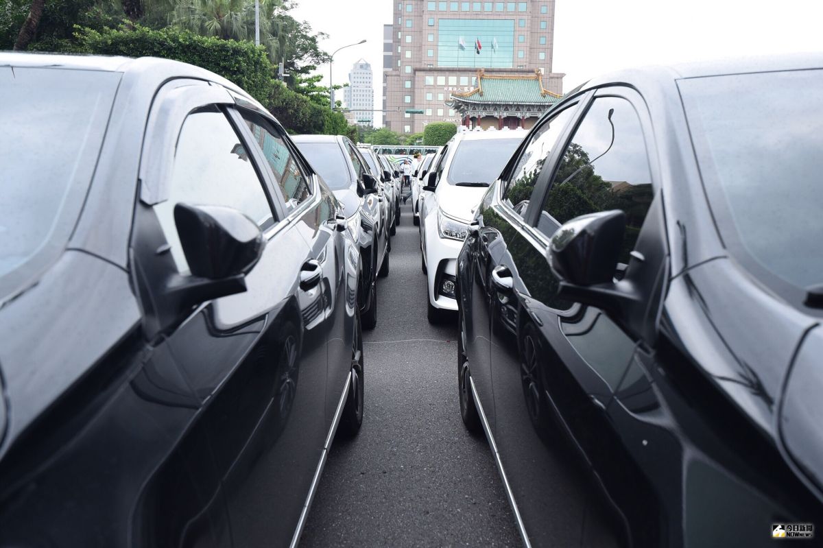 川普擬4月課徵25%汽車關稅 台灣車廠面臨多大危機、如何接招？ | 產業動態 | 財經 | NOWnews今日新聞