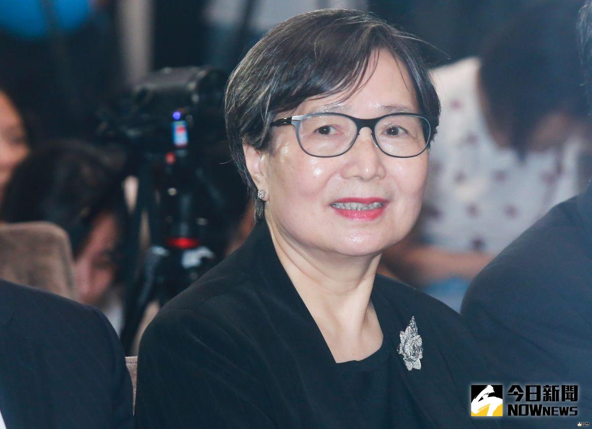 ▲華膳空廚董事長葉菊蘭今（ 25 ）日回應走私菸案，強調是在事件爆發之後才知情，之後會坦然面對所有調查，應該負什麼責任，就負什麼責任。（圖／記者葉政勳攝 , 2019.07.25）