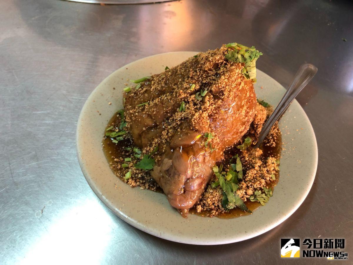 ▲菜粽配上味噌湯，許多台南人的早餐，就這麼吃了幾十年。（圖／記者陳聖璋攝）