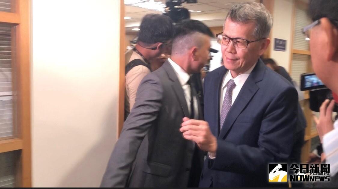 ▲總統專機走私菸風波，華航資深副總張揚坦言，很難去質疑公部門的決定，但過去約定俗成的事情不一定對，該提出來重新檢視。（圖／記者陳致宇攝, 2019.07.25）