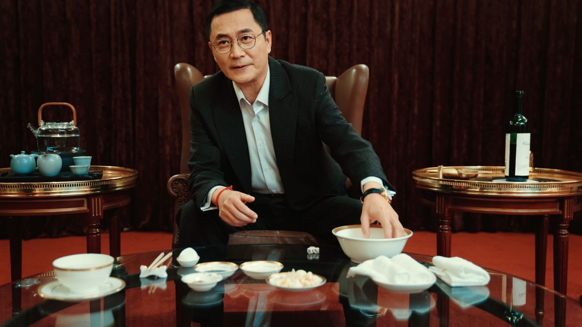 ▲湯志偉連舔嘴角都令人發毛。（圖／岸上影像）