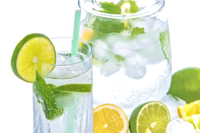 ▲檸檬水不能調體質。（圖／截取自pixabay）
