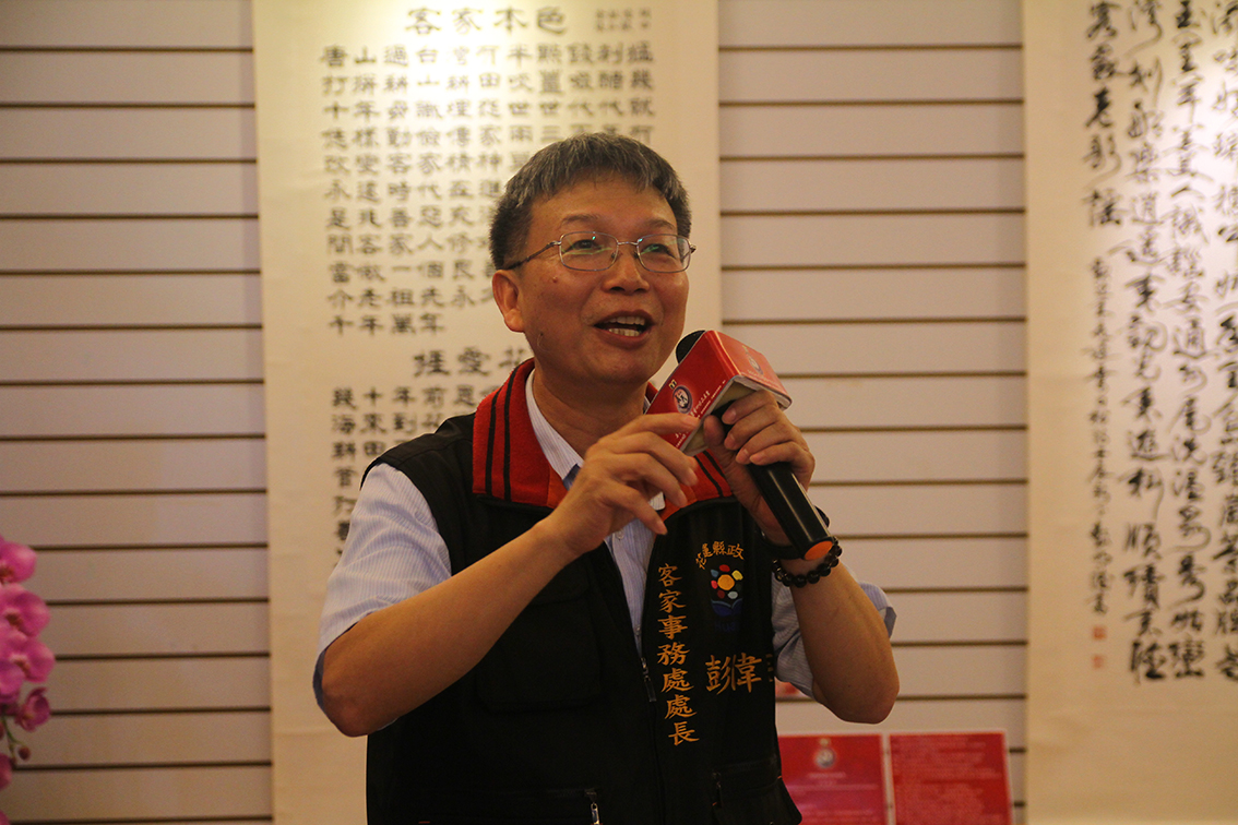 ▲客家名人書法暨藝術作品展今起在客家事務處進行展出。（圖／記者鄭志宏攝）