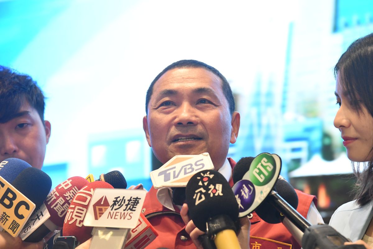 ▲新北市長侯友宜昨(29)天缺席國民黨全代會引發網友論戰，侯友宜今天重申，他把市政工作擺第一，這是他對市民的承諾，永不改變。（圖／記者蔡琇惠攝，2019.07.29）