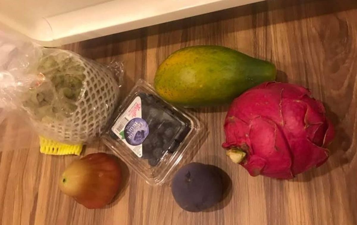 ▲又見坑殺外國客？一名女網友在臉書指出，自己的日本同事到基隆仁愛市場買水果，沒想到才買 6 樣水果就被收了 800 元（圖／翻攝爆怨公社）