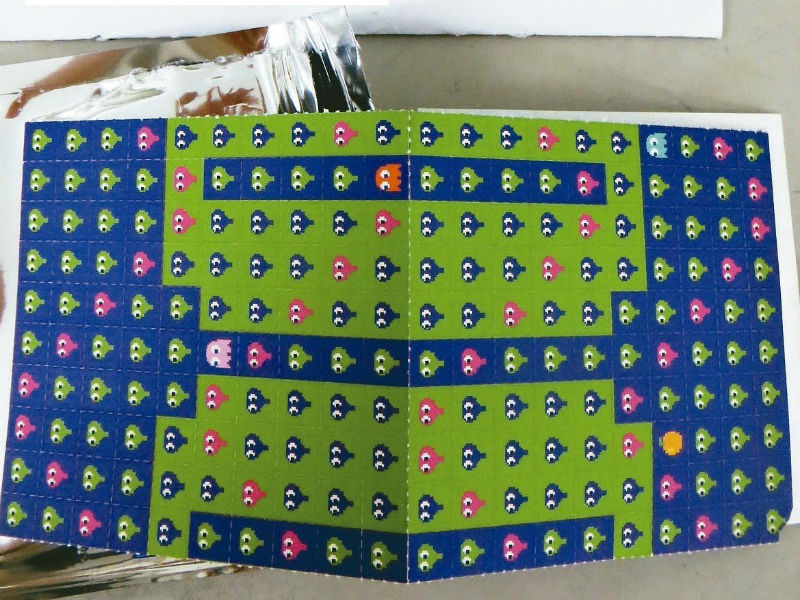 ▲新興毒品變裝千奇百怪，甚至還出現郵票樣態。（圖／食藥署提供）