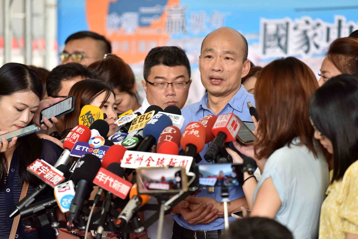 柯文哲組黨之餘不忘酸韓國瑜剛選上市長就跑總統大選，韓國瑜僅回應「謝謝」。 (圖/Nownews資料照)