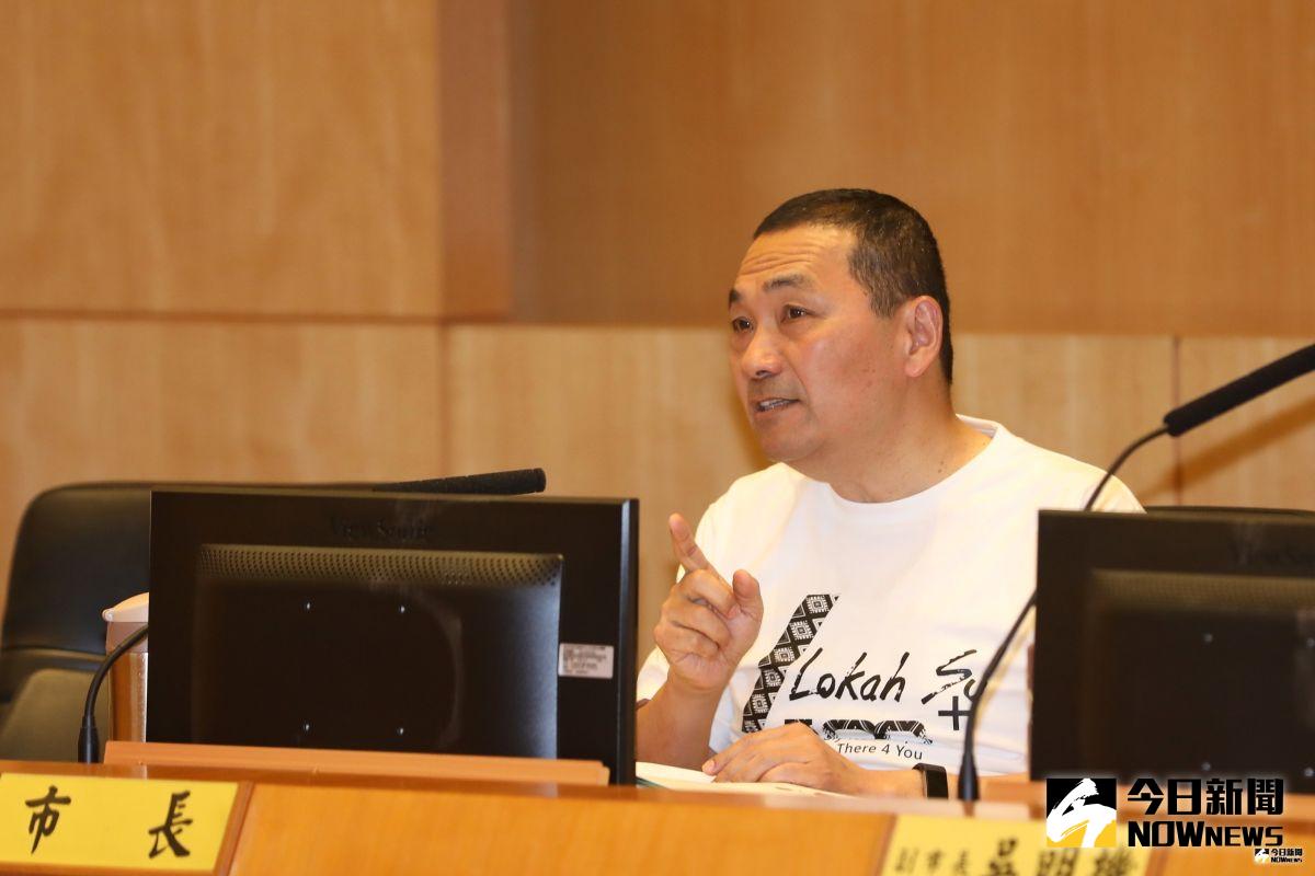 ▲新北市長侯友宜今(31)天在市政會議宣示，將先行以試辦計畫整頓改造五股垃圾山，希望在110年底達成綠化目標。（圖／記者蔡琇惠攝，2019.07.31）
