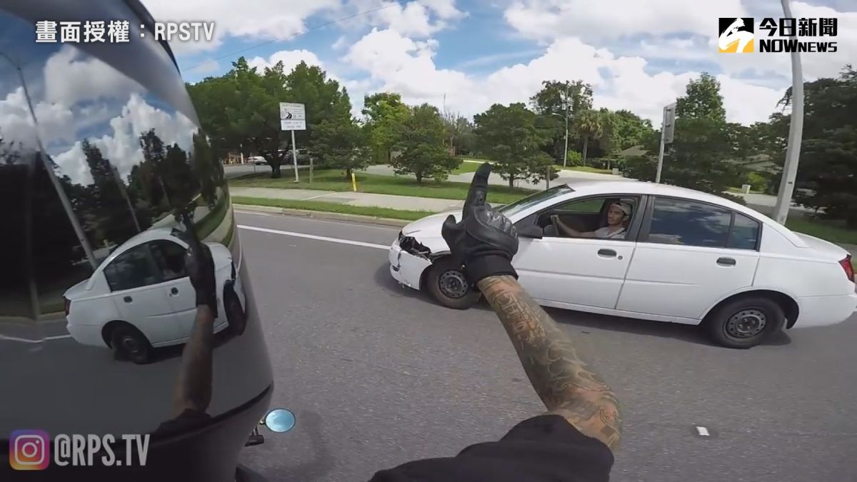 ▲ 騎士向肇事駕駛善心勸導。（圖／RPSTV
 授權）