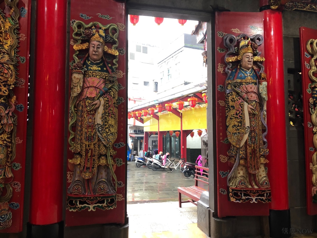 礁溪協天廟門神。（圖／記者連宜方攝）