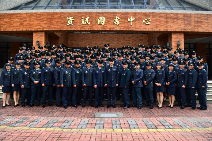 ▲ 士官長正規班第55期結訓學員合影留念。（陸軍專科學校提供）