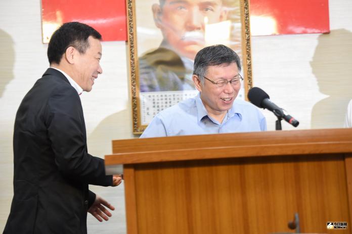 鍾小平過去曾退出國民黨，並表示要勸進柯文哲參選總統。（圖／資料照片）