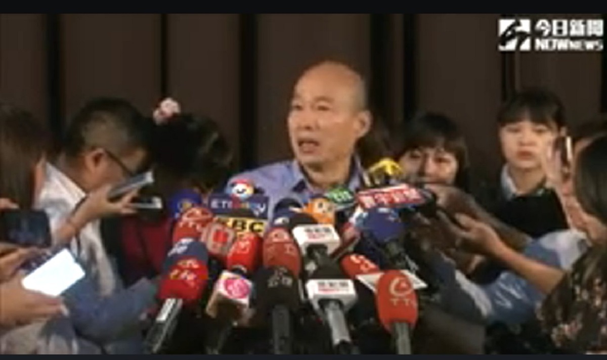 ▲中國大陸宣布今天起全面暫停核發陸客來台自由行的簽證，高雄市長韓國瑜表示，聽到這個消息感到很錯愕並強調，兩岸之間能夠和平交流，互利雙贏是最好的選擇，他呼籲陸客行可以持續開放。(圖／記者郭俊暉攝，2019.08.01)