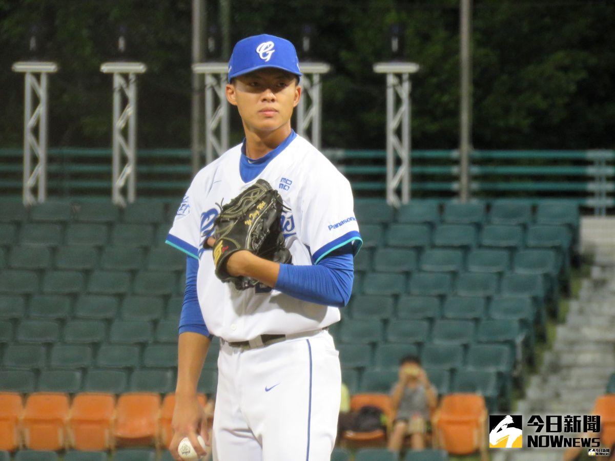 富邦悍將投手游霆崴（圖／劉祐廷攝）