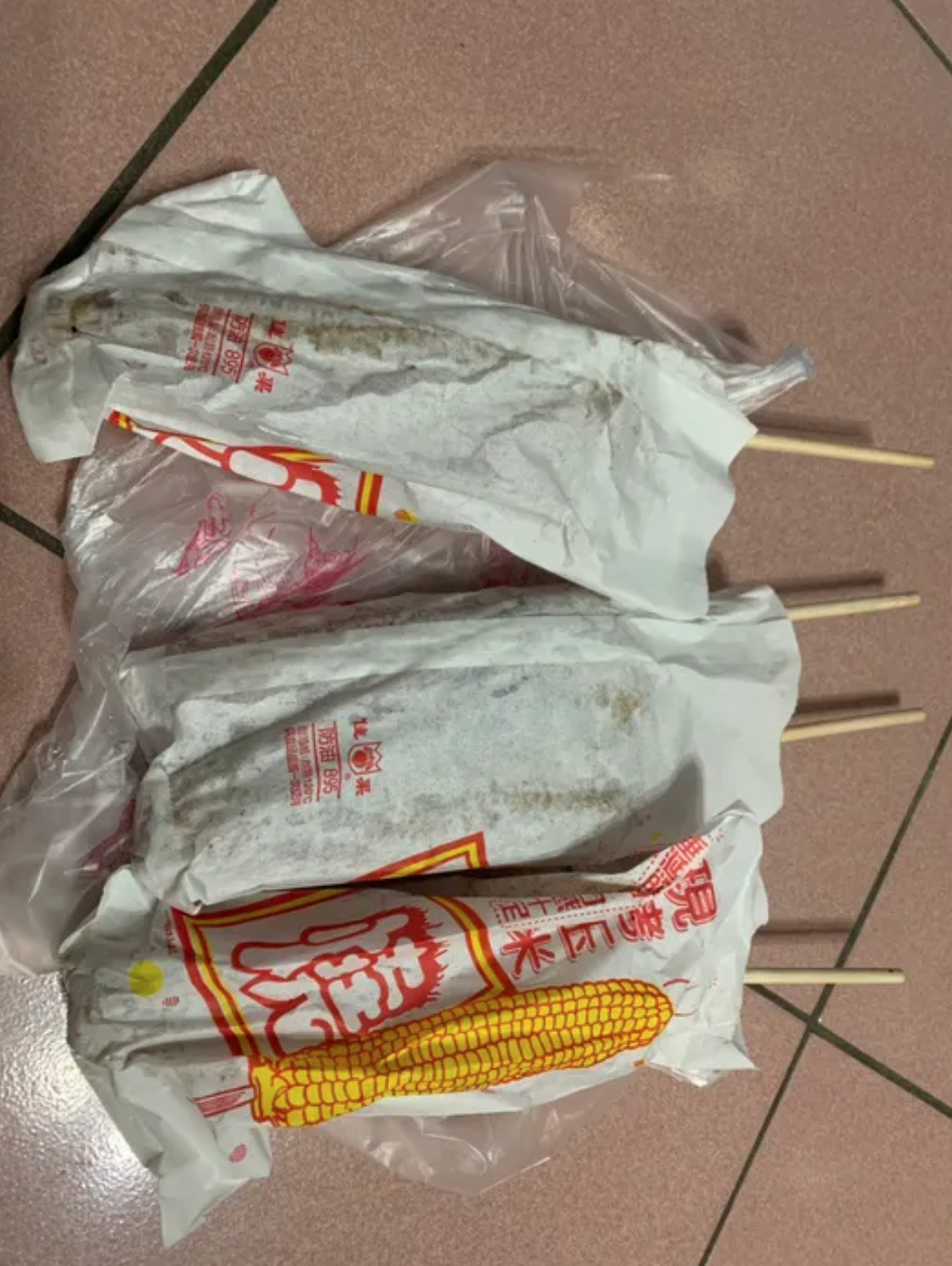 ▲一名男網友在 Dcard 分享近日到烤玉米攤，買玉米時遇到的感人遭遇。（圖／翻攝自 Dcard ）