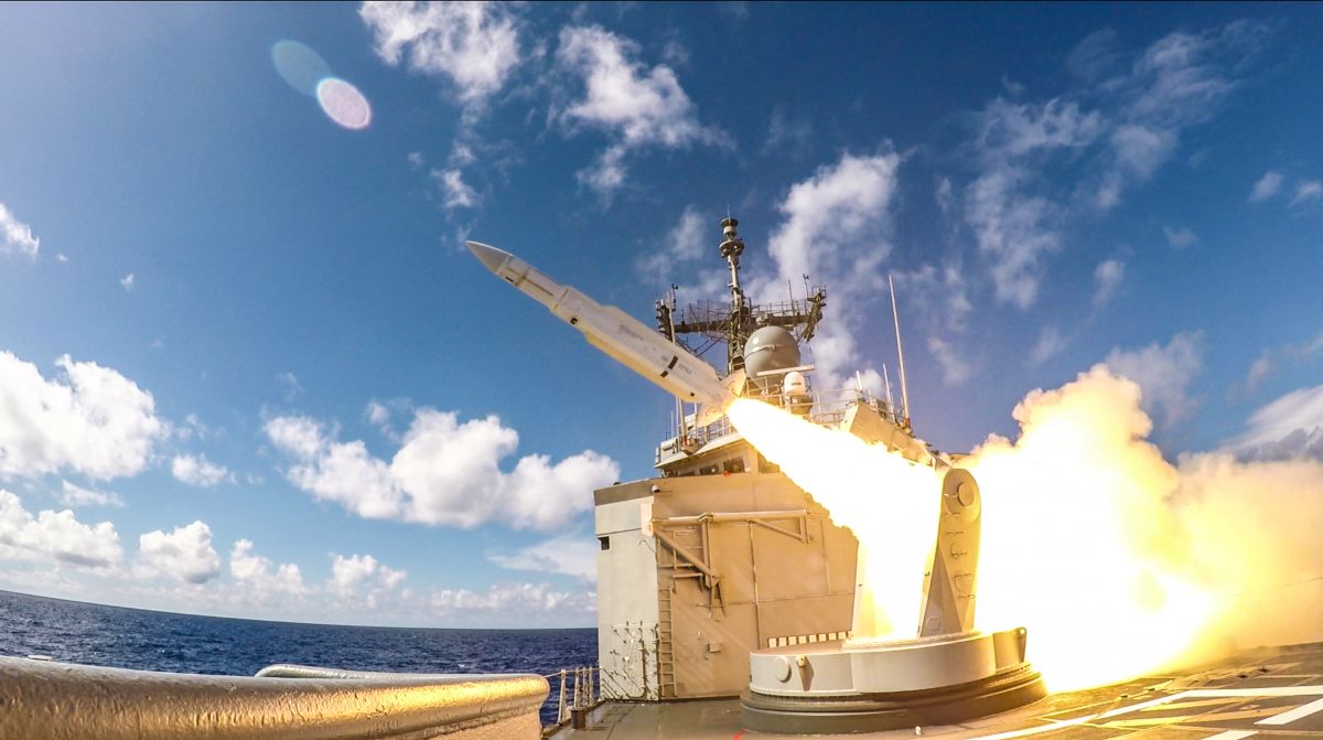 ▲九鵬基地實彈軍演，成功級子儀軍艦發射標準一型防空飛彈。（圖／軍聞社提供）